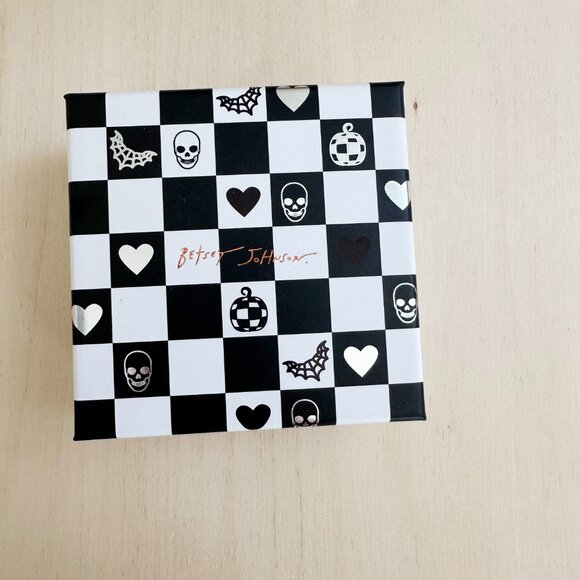 NIB Betsey Johnson Gold Tone & Clear Acrylic Ghost Drop Earrings x2 NEW - Picture 4 of 6